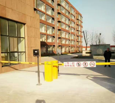 大庆隆升达门业-道闸