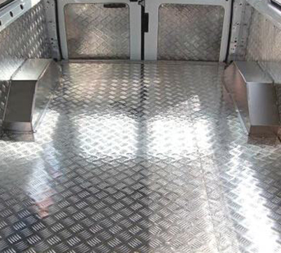 大庆隆升达门业-**包车厢