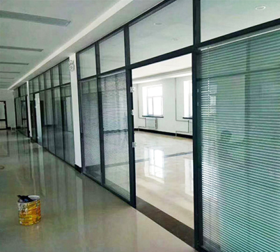 大庆隆升达门业-办公隔断